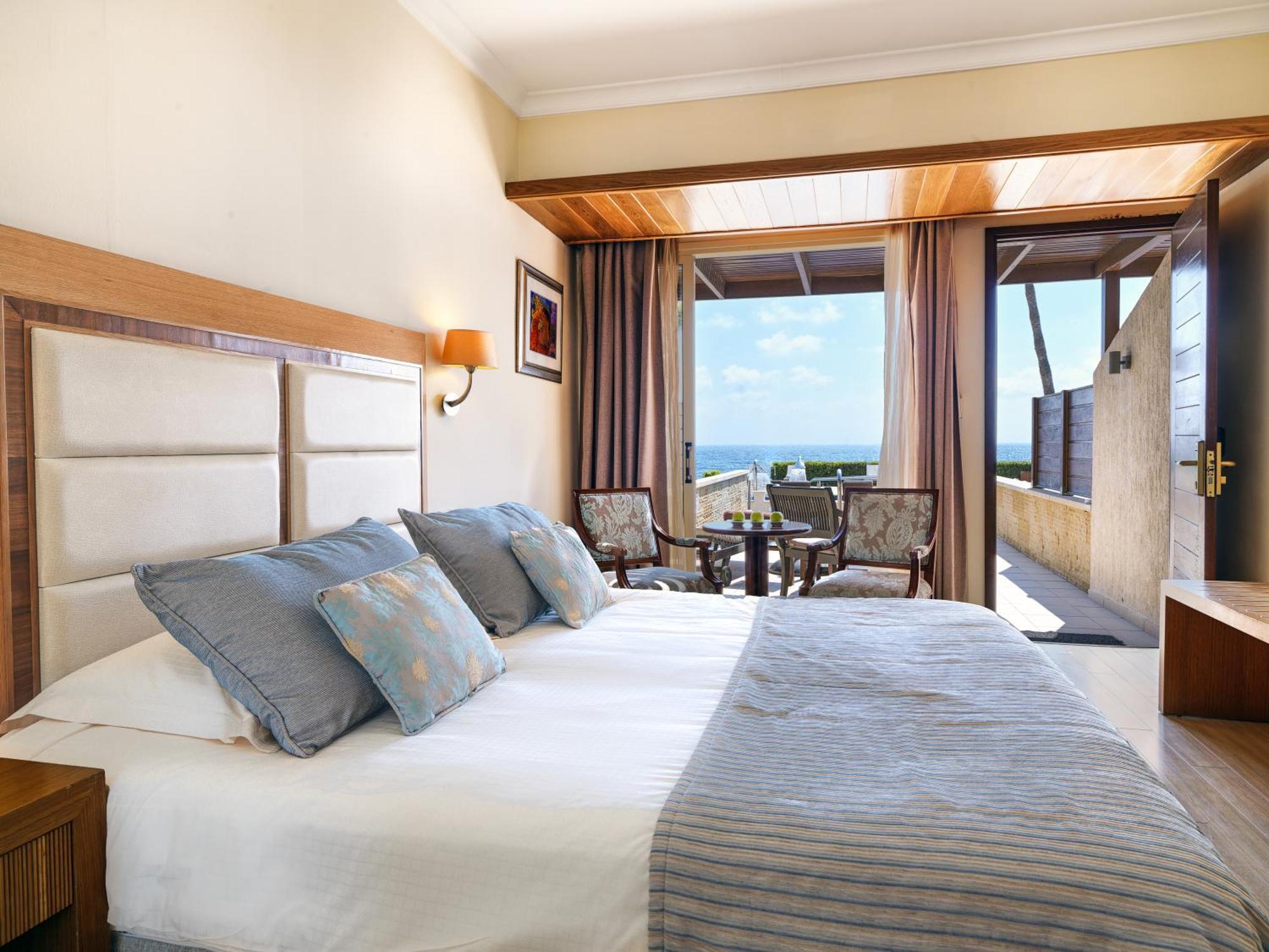 Superior Cabana Sea View with Pool (18+ years old)
