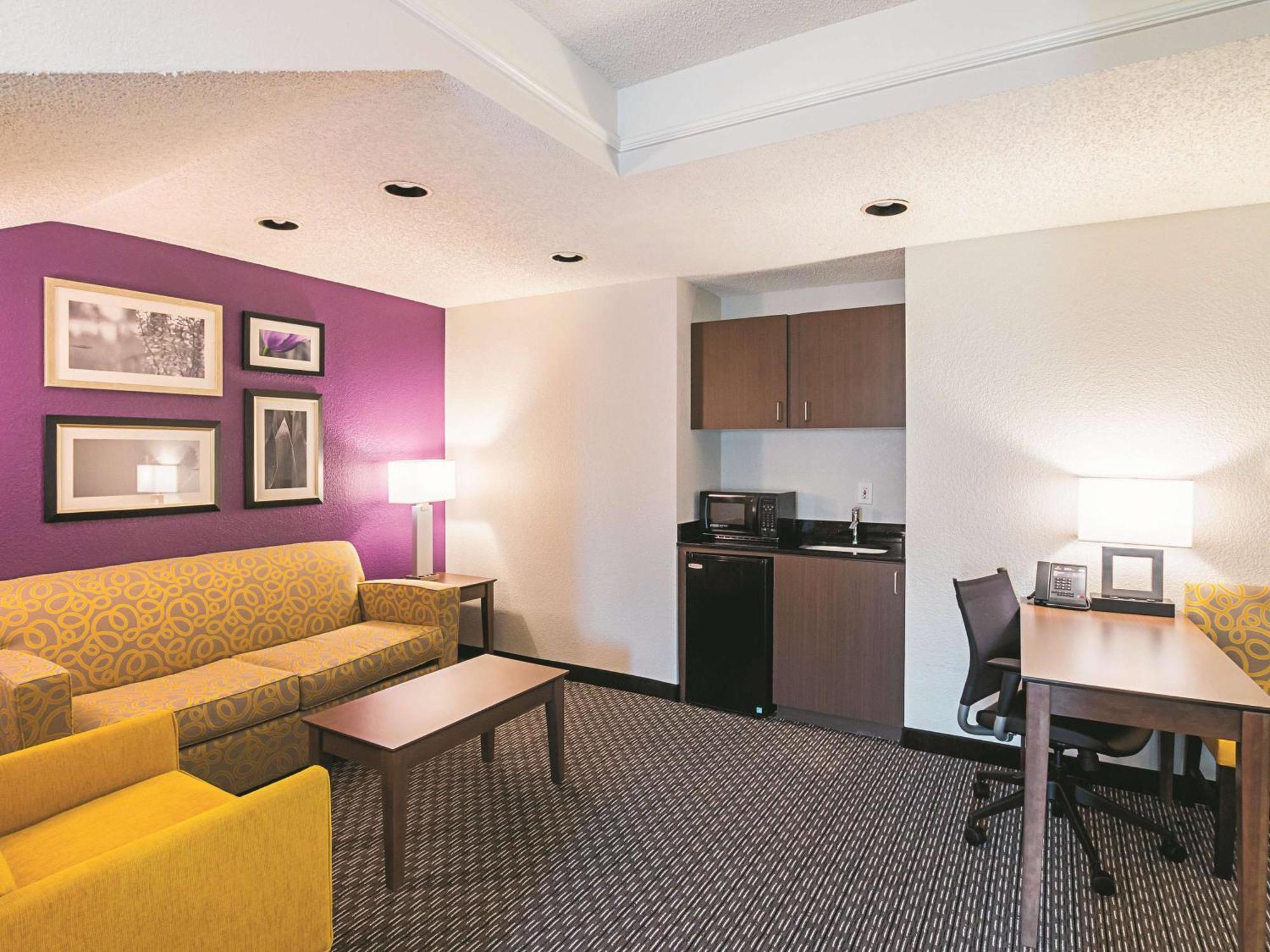 Junior King Suite Non-Smoking