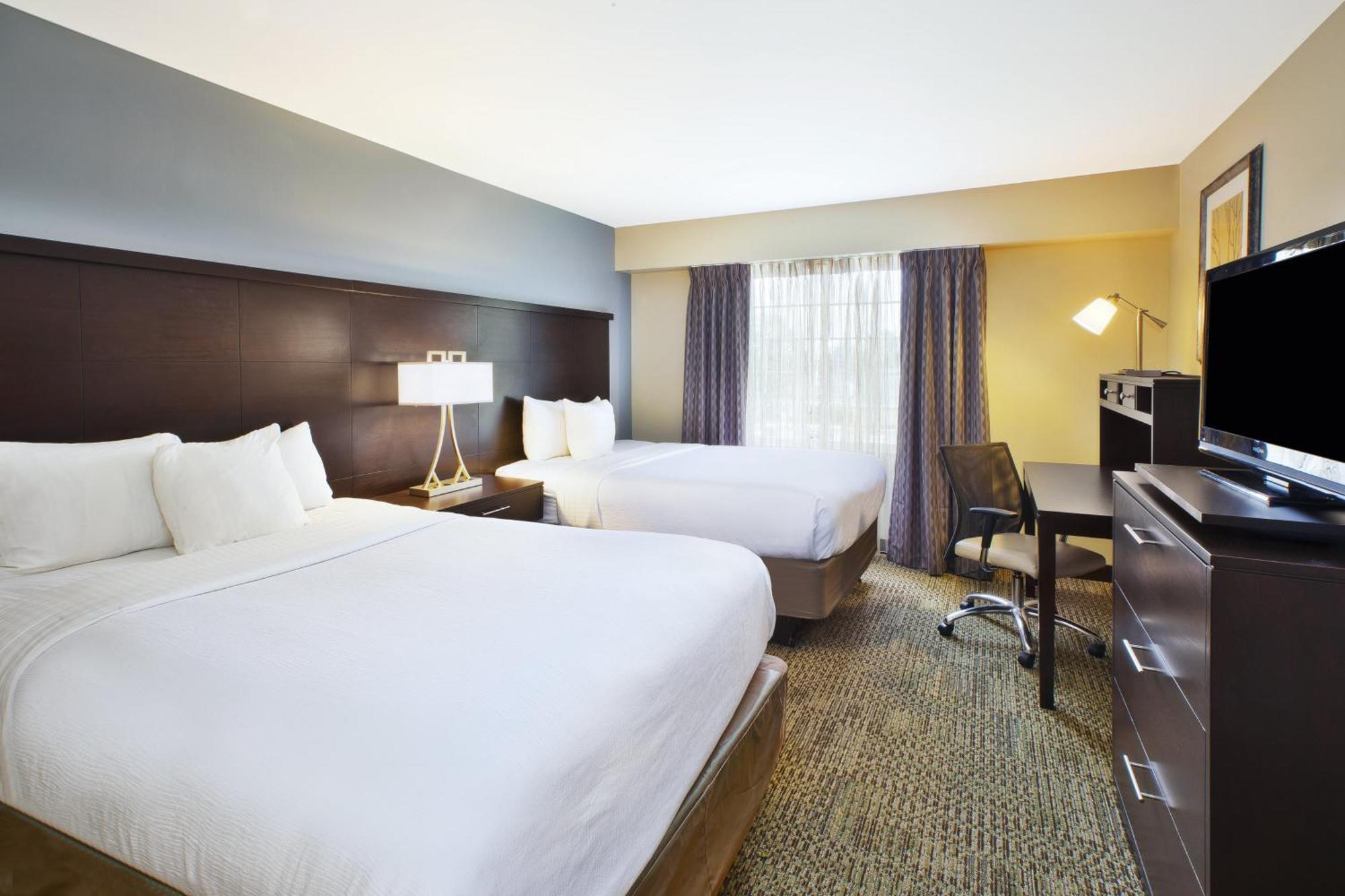 One-Bedroom Double Suite - Non-Smoking