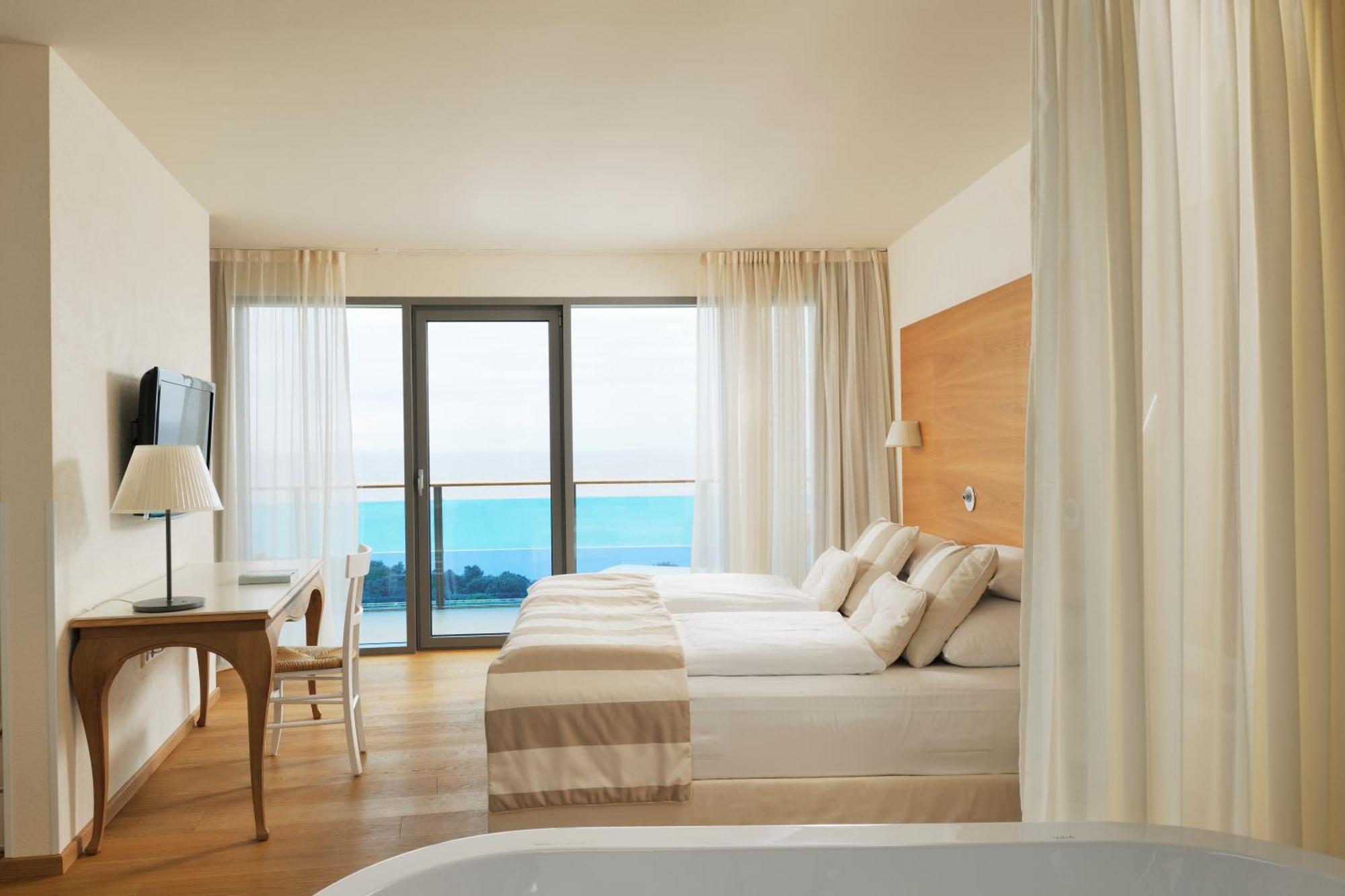 Senior Suite Balcony Sea View