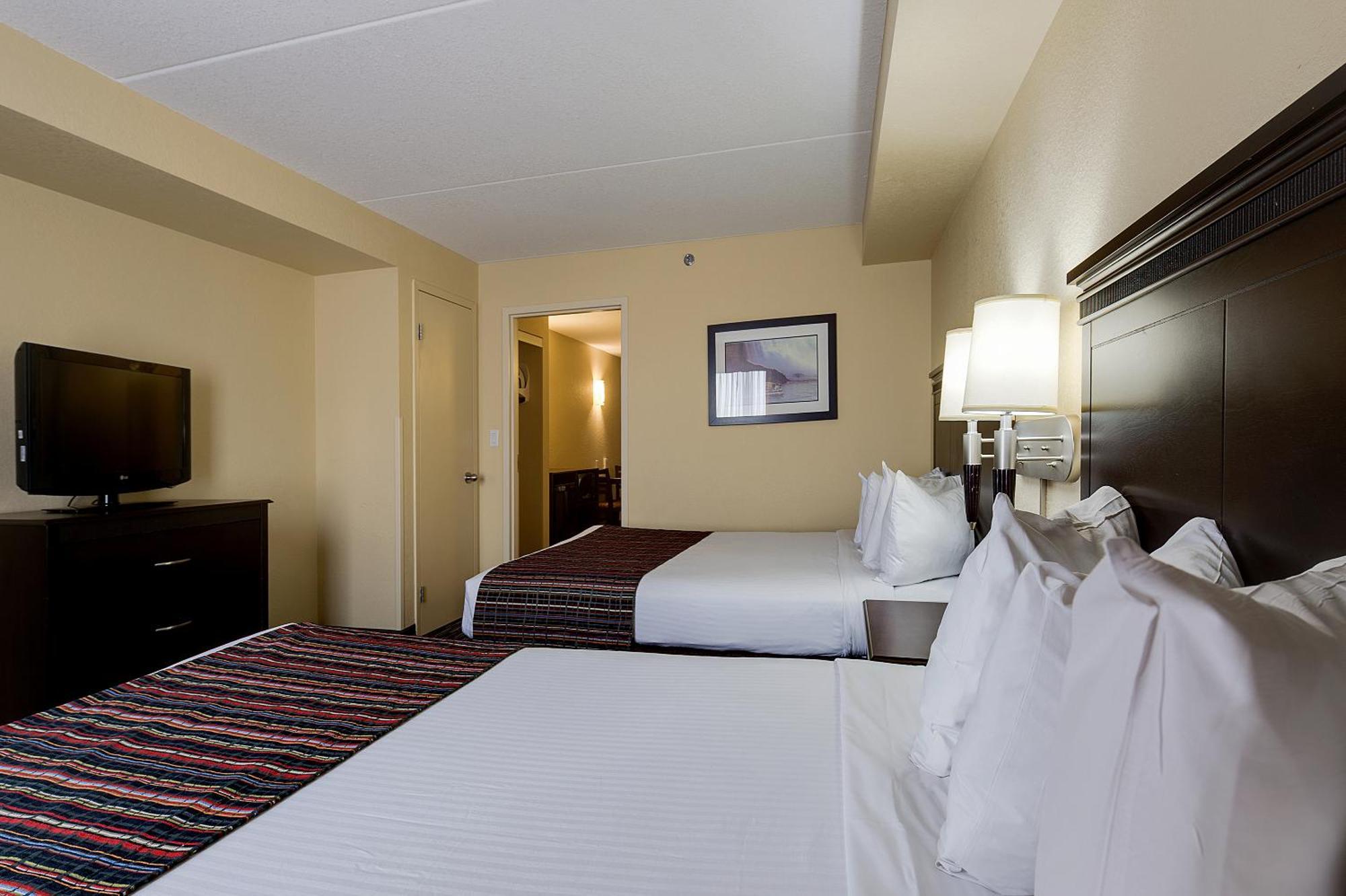 One-Bedroom Queen Suite Two Queen Beds Sofa Bed Non-Smoking