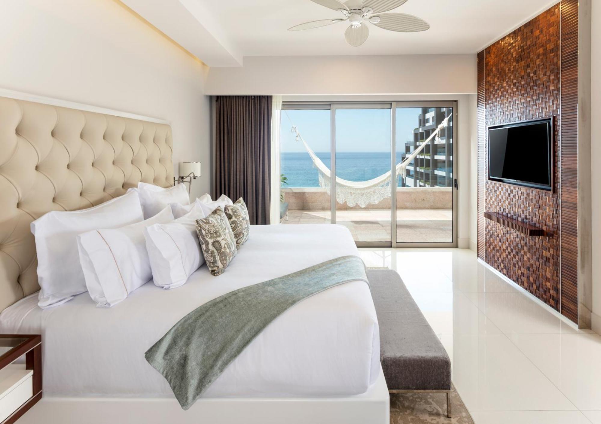 Junior Suite Ocean View 1 King Bed