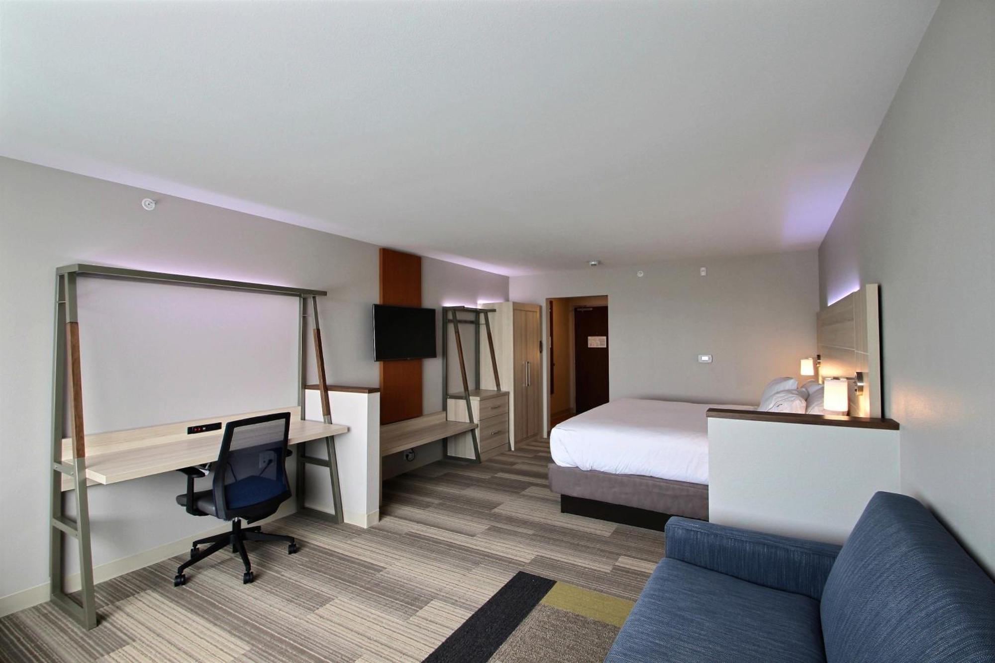 Executive Suite - Non-Smoking