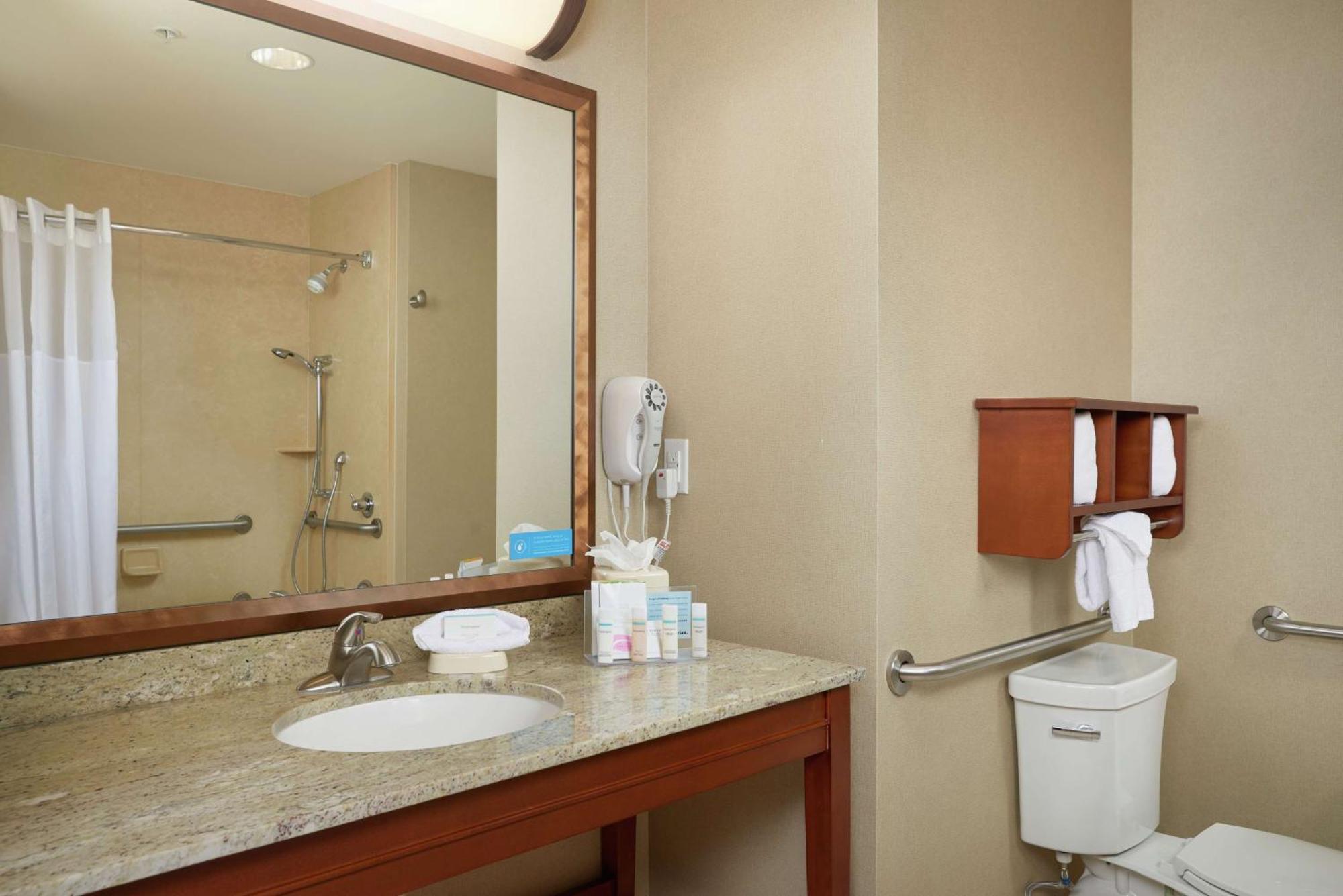 King Room with Accessible Tub - Mobility and Hearing Access/Non-Smoking