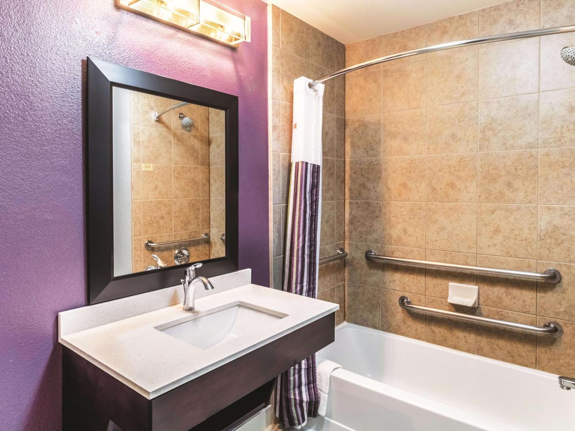 Deluxe Queen Room with Two Queen Beds