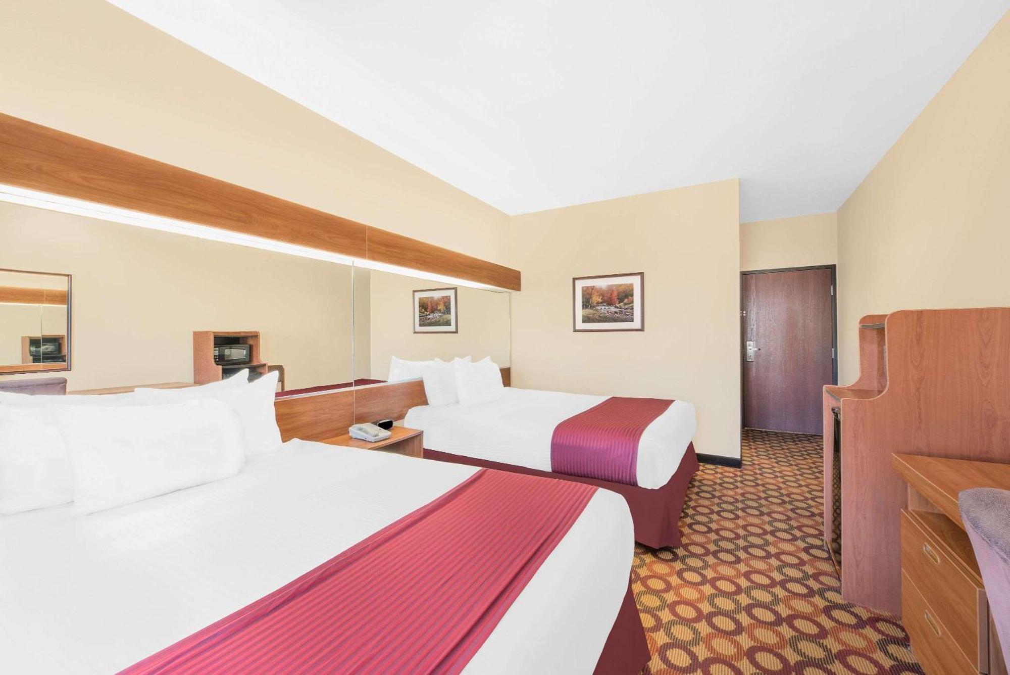 Queen Room with Two Queen Beds - Non-Smoking