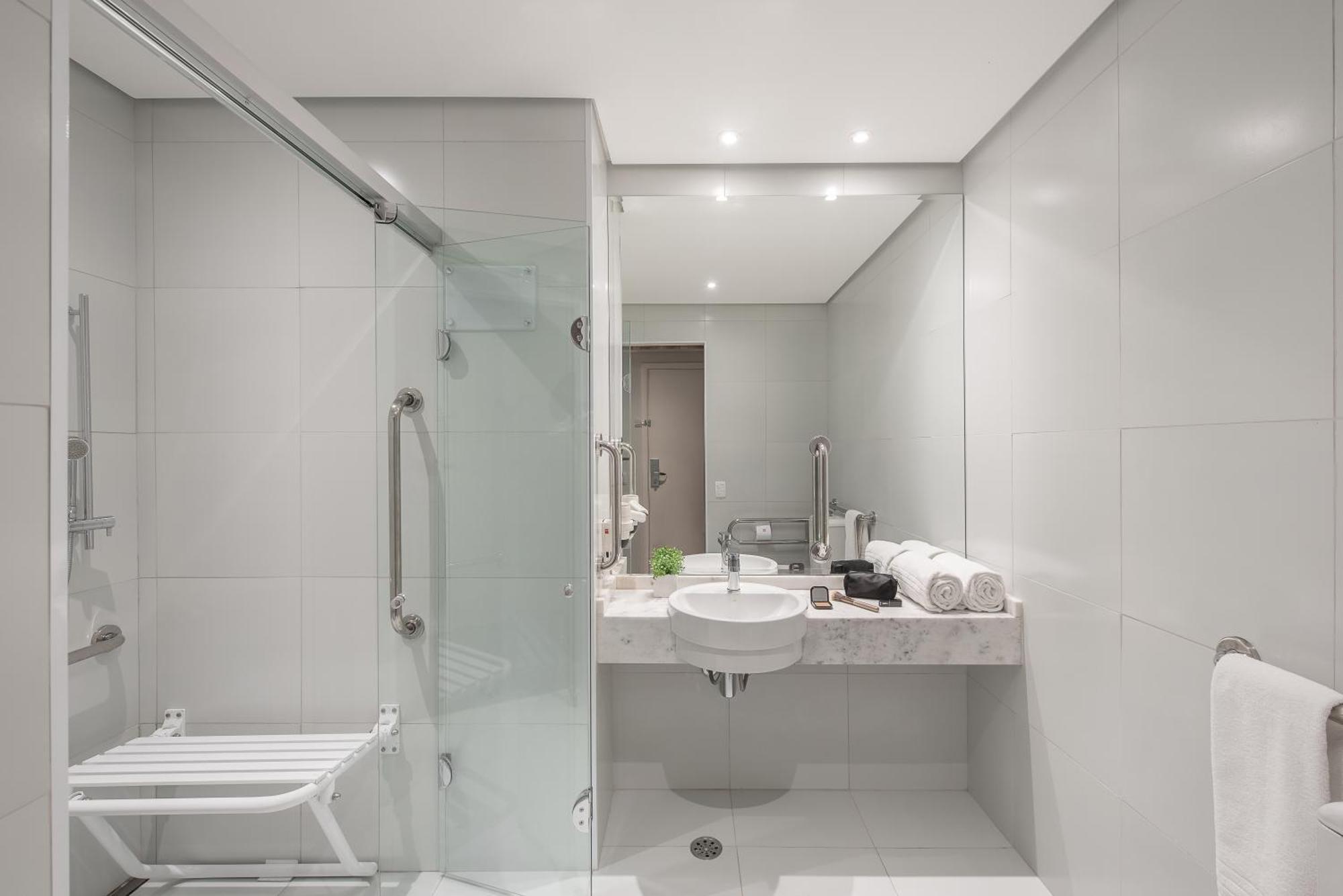 Quarto Standard com Acesso para Pessoas com Deficiência - 1 Cama de Casal