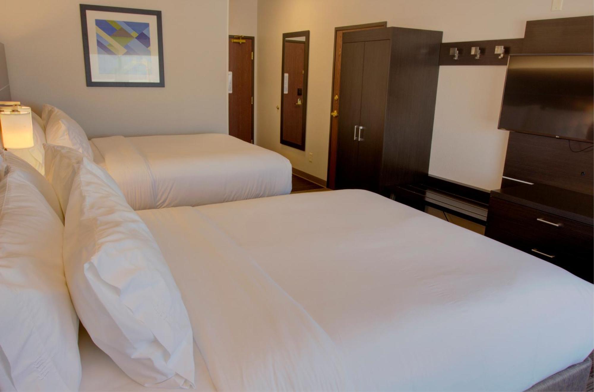 Standard Queen Room with Two Queen Beds