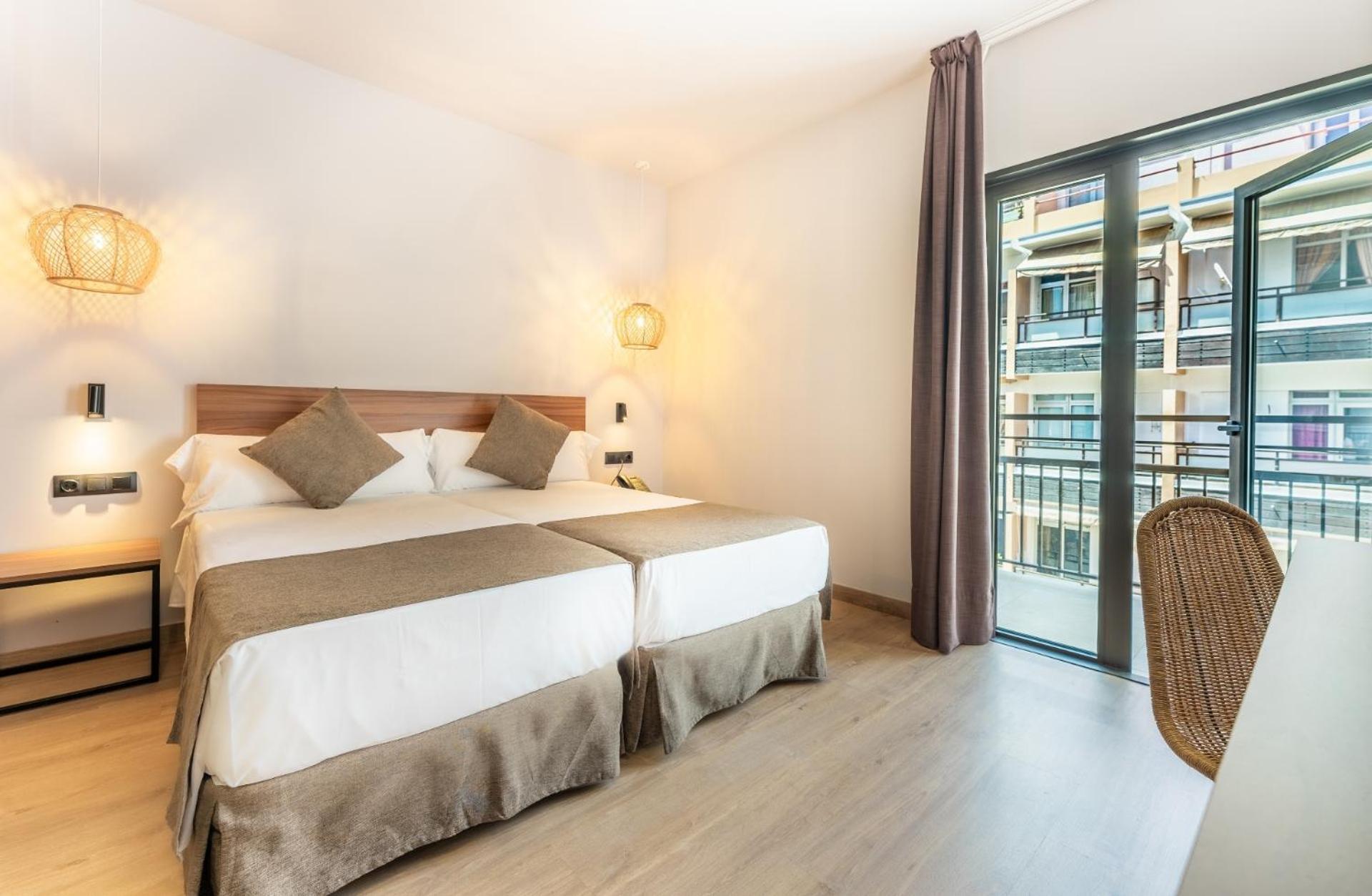 Standard Double or Twin Room Balcony,1284372526:JPEG