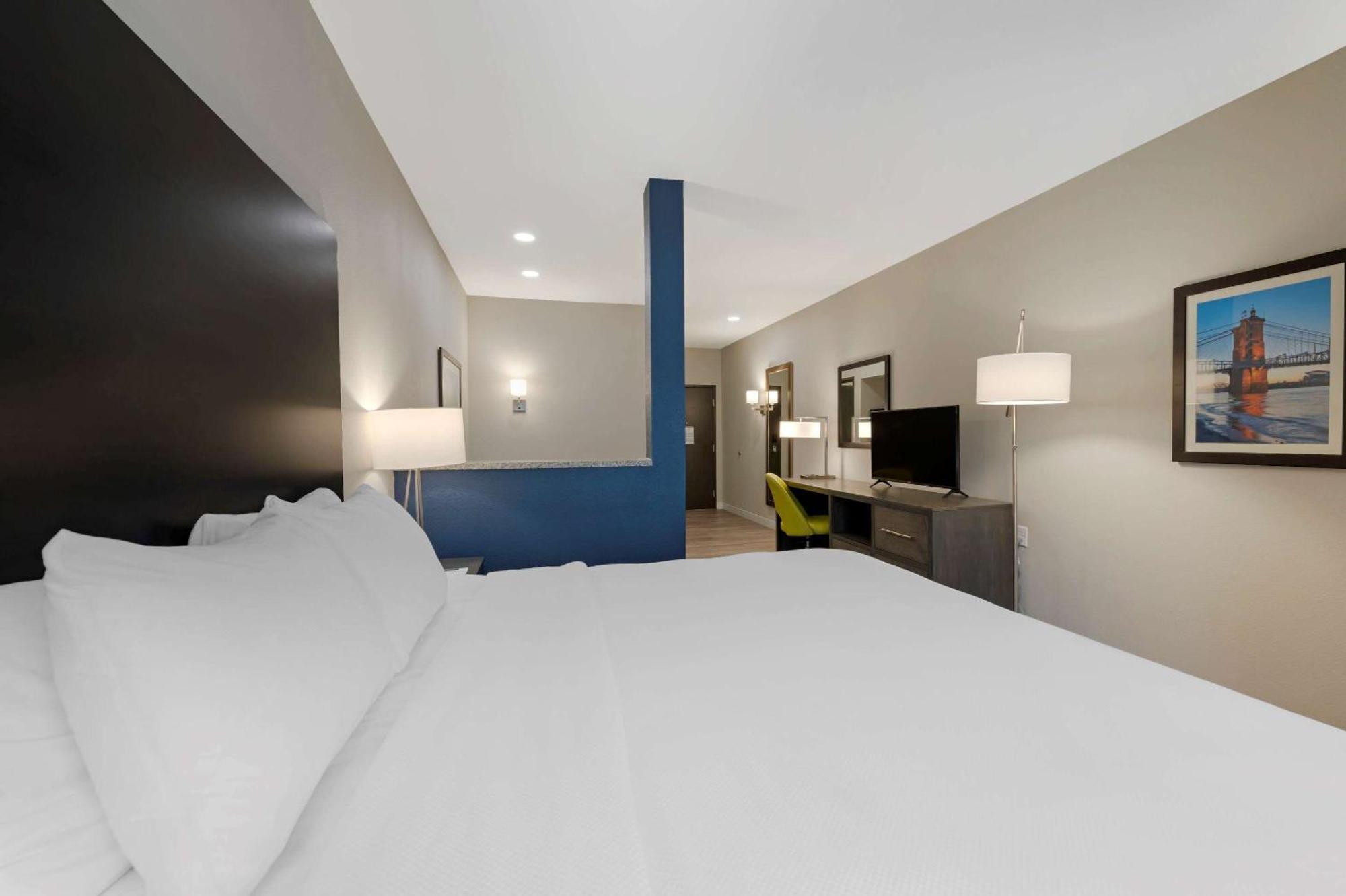 King Room - Accessible/Non Smoking