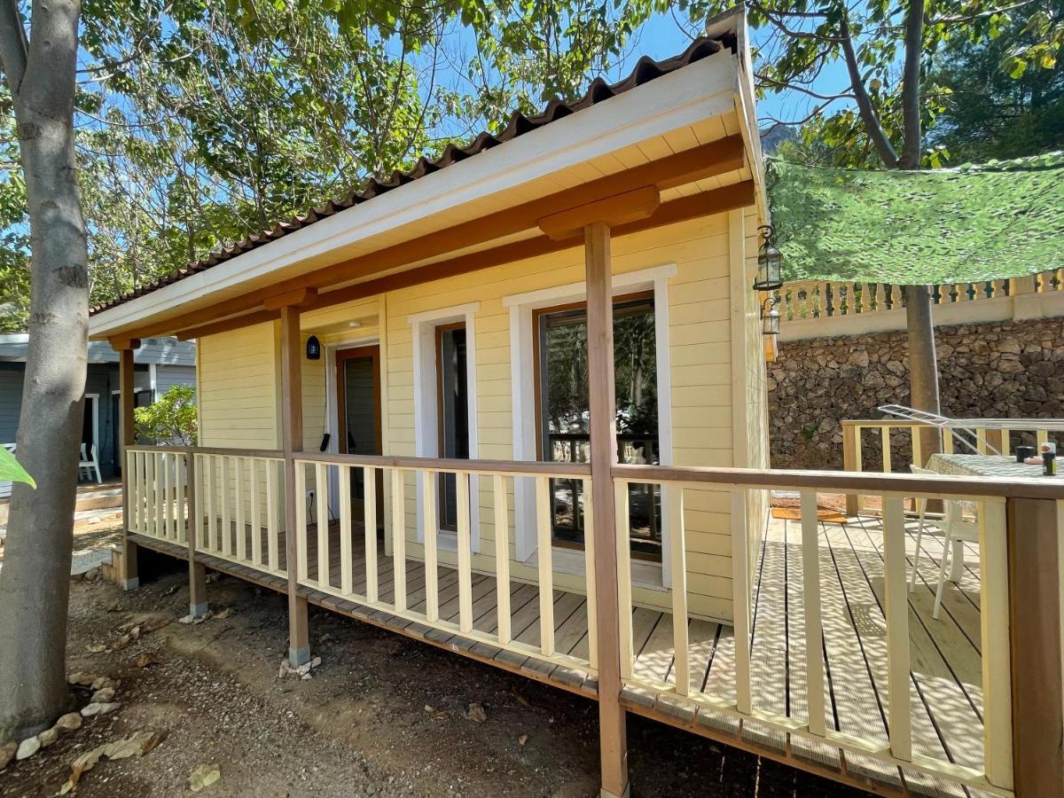 Bungalow Deluxe