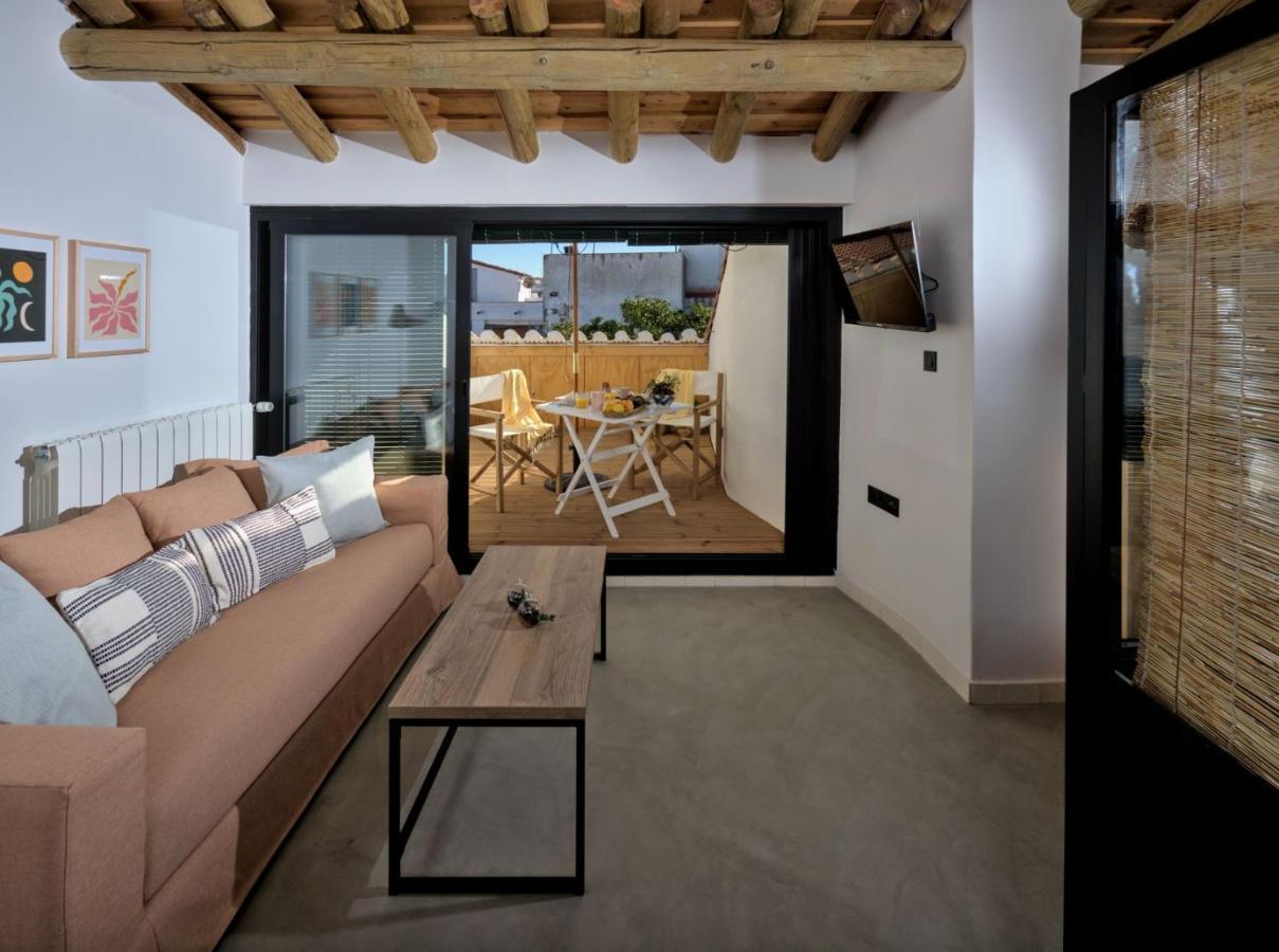 Studio Terrace,1293233236:JPEG