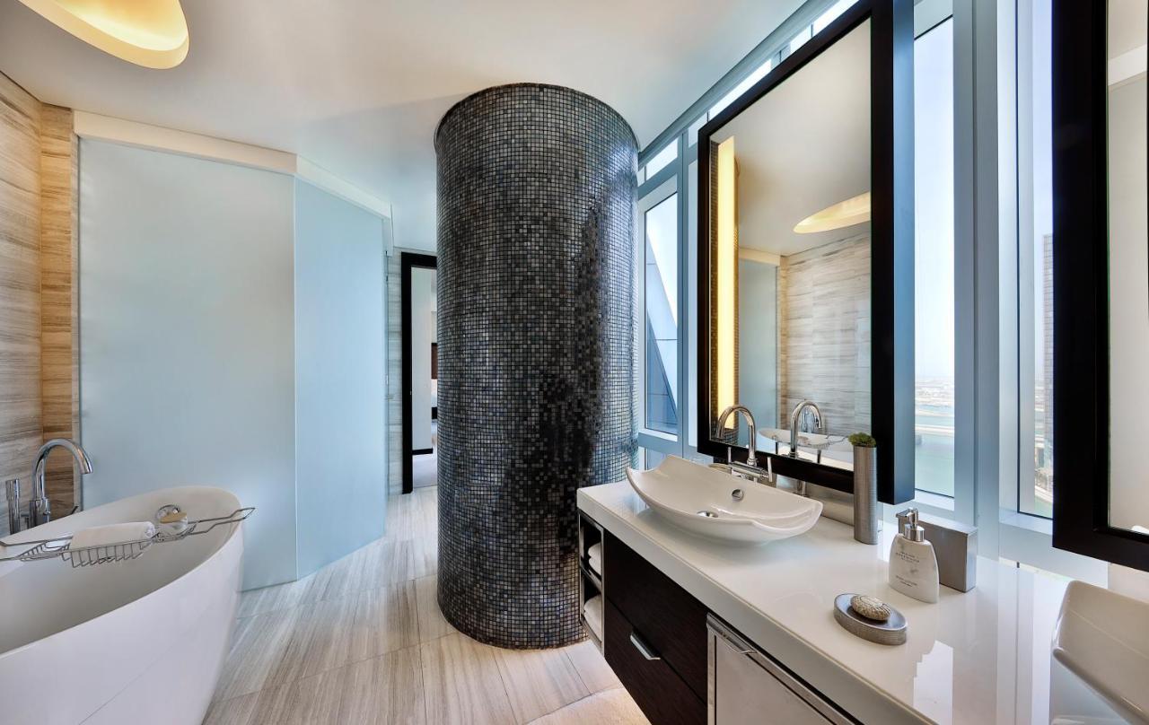 Manor Club Premier Suite - Skyline View