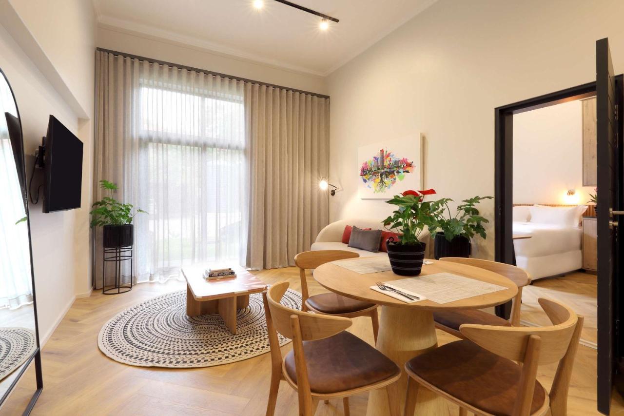 Two-Bedroom Suite with King and Queen Beds