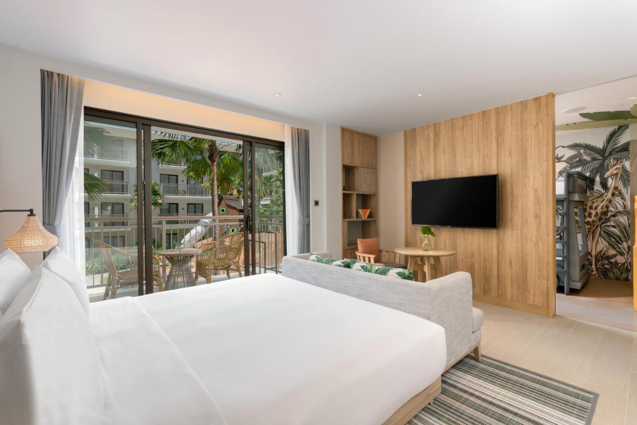 Kamer met Kingsize Bed en Stapelbed - Uitzicht op de Speeltuin