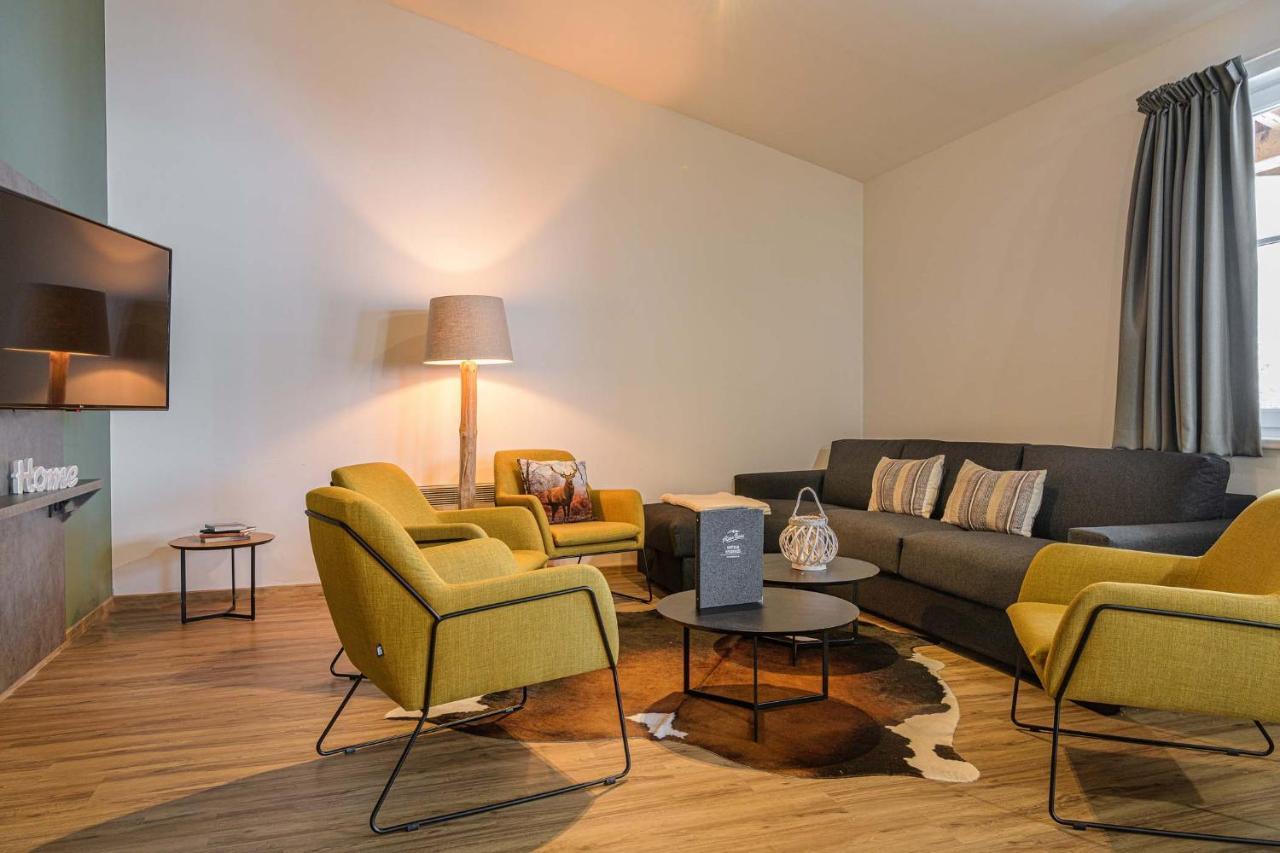 Two-Bedroom Apartment,1297776337:JPEG