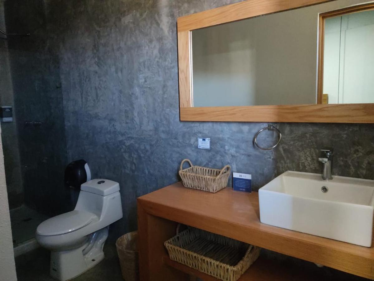 King Room,1415132097:JPEG