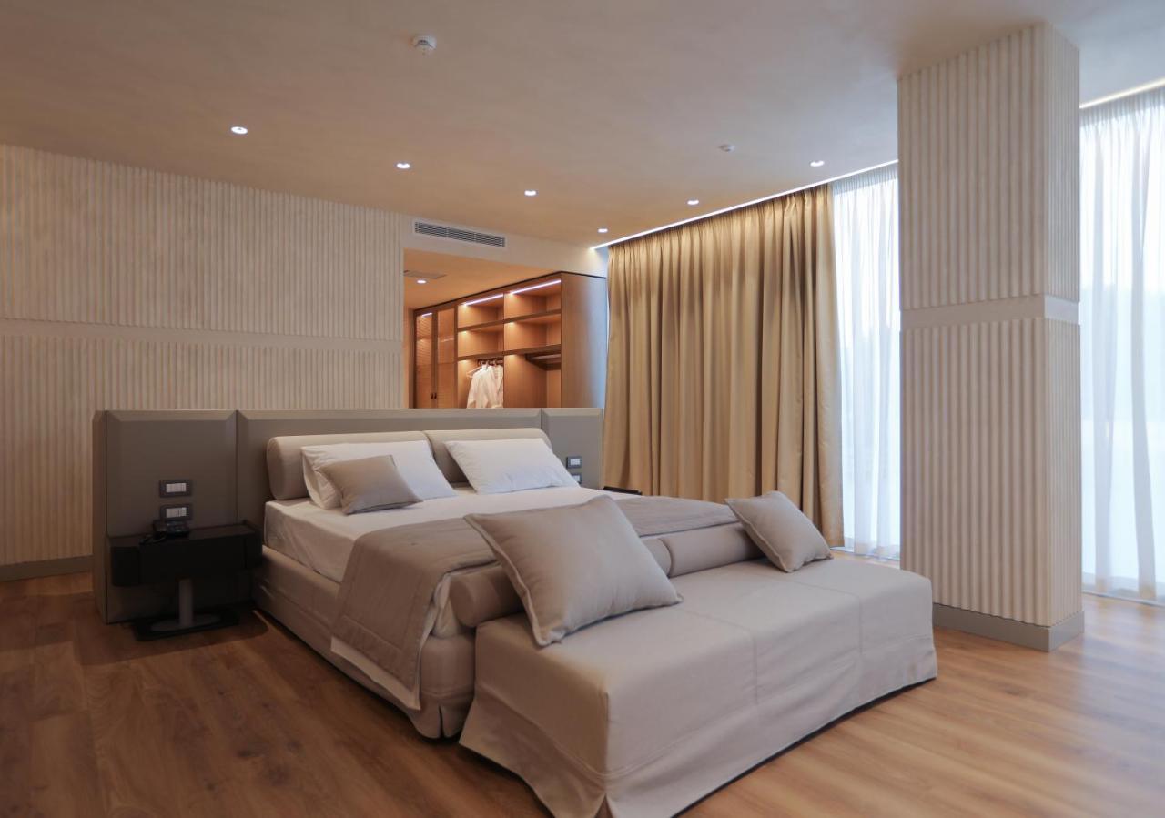 Suite mit Poolblick