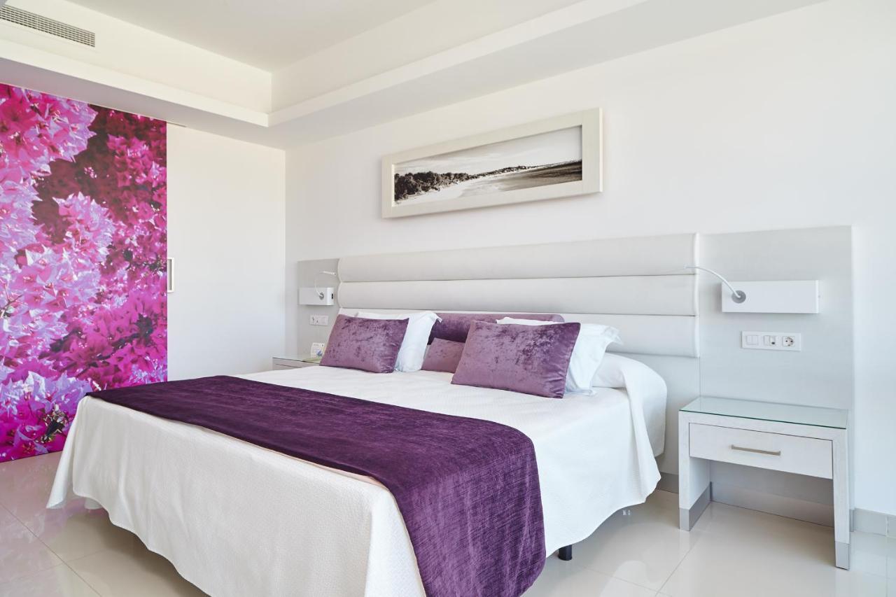 Suite met Queensize Bed en Uitzicht op Zee