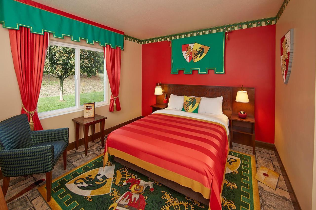 Kingdom Themed Guestroom,1593891582:JPEG