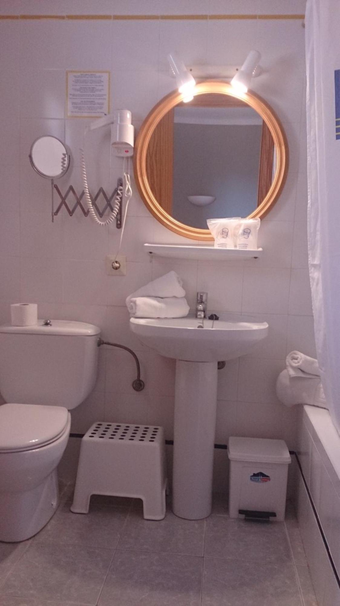 Single Room Bathroom