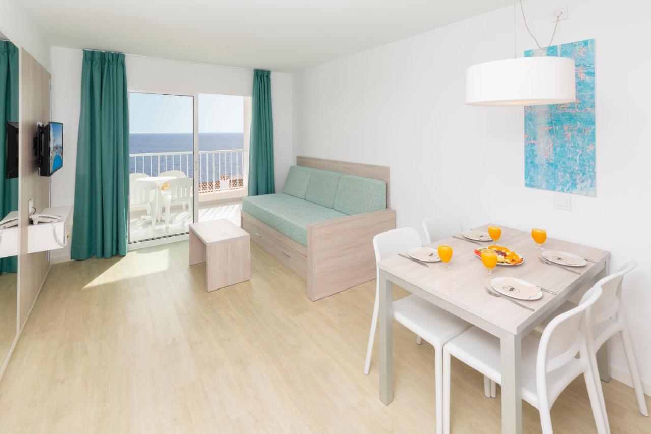One-Bedroom Apartment Sea View