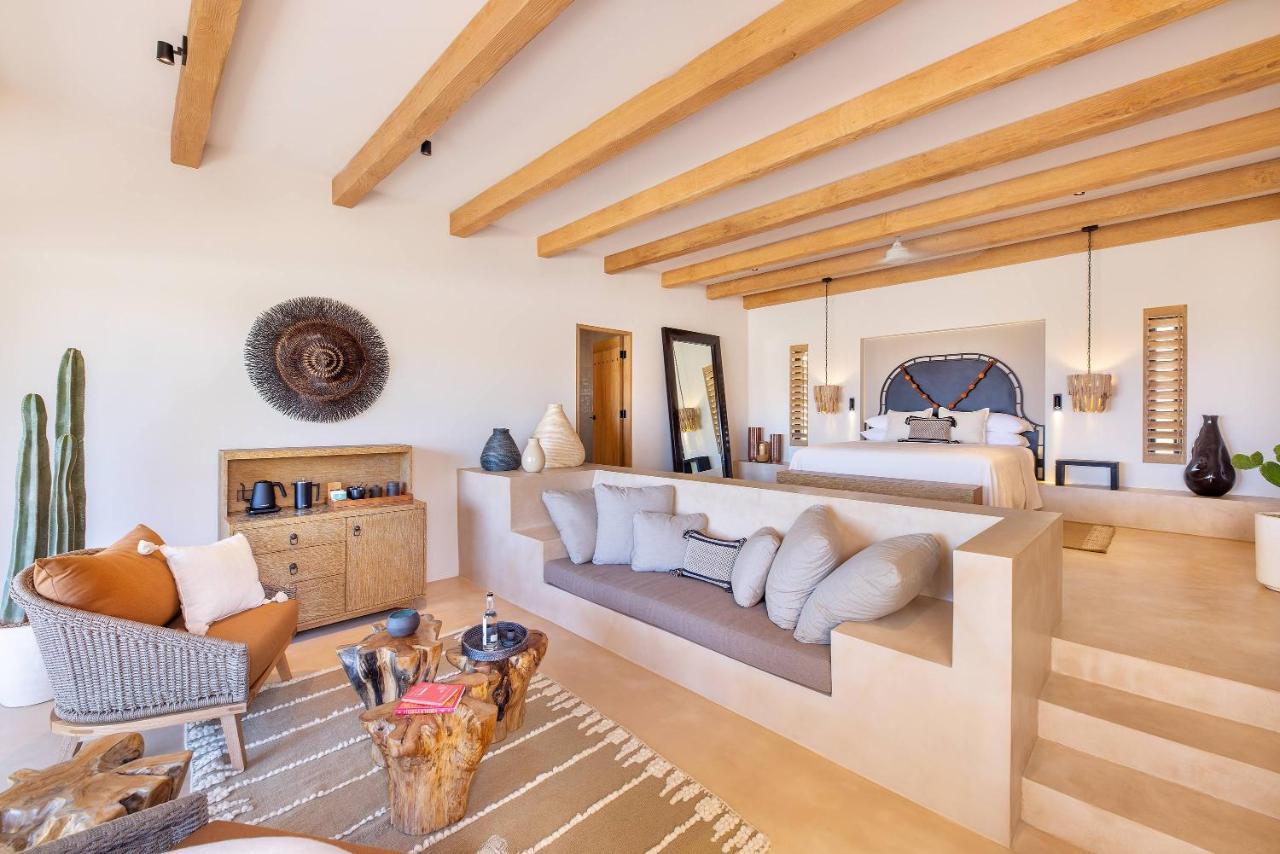 Habitación Premium con cama extragrande y vistas a la piscina