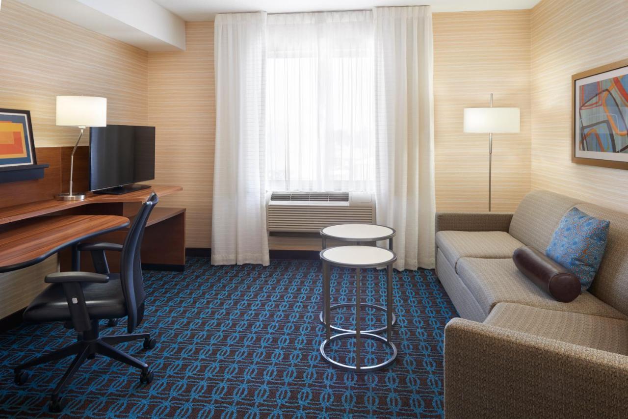 King Suite with Roll-In Shower and Sofa Bed - Mobility Access