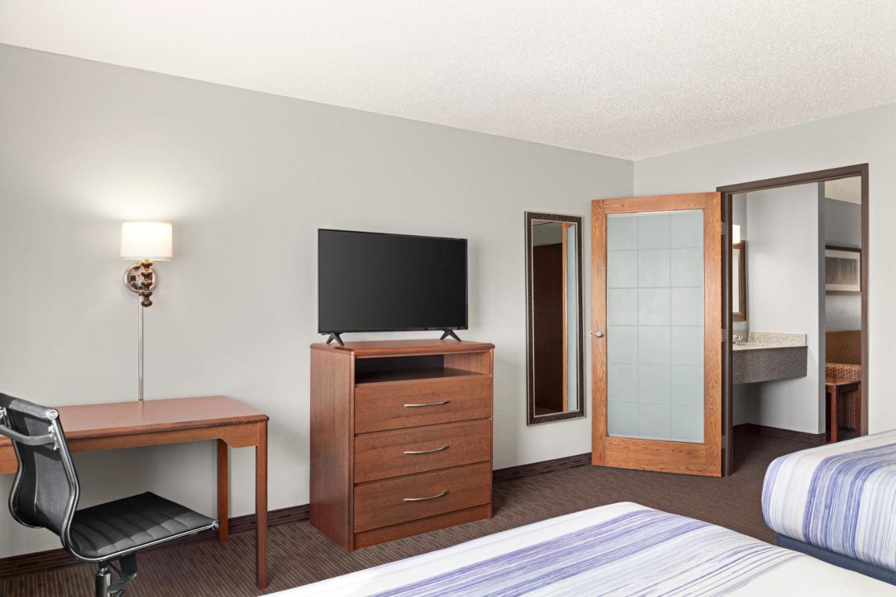 One Bedroom-2 Queen Beds, Suite, Second Floor, Non-Smoking