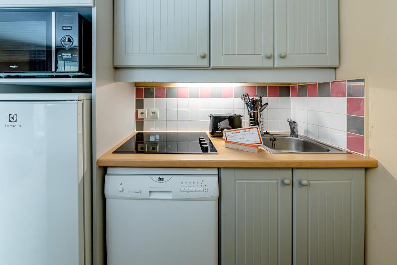 One-Bedroom Apartment Sleeping Alcove Terrace or Balcony Pool View,1323949222:JPEG