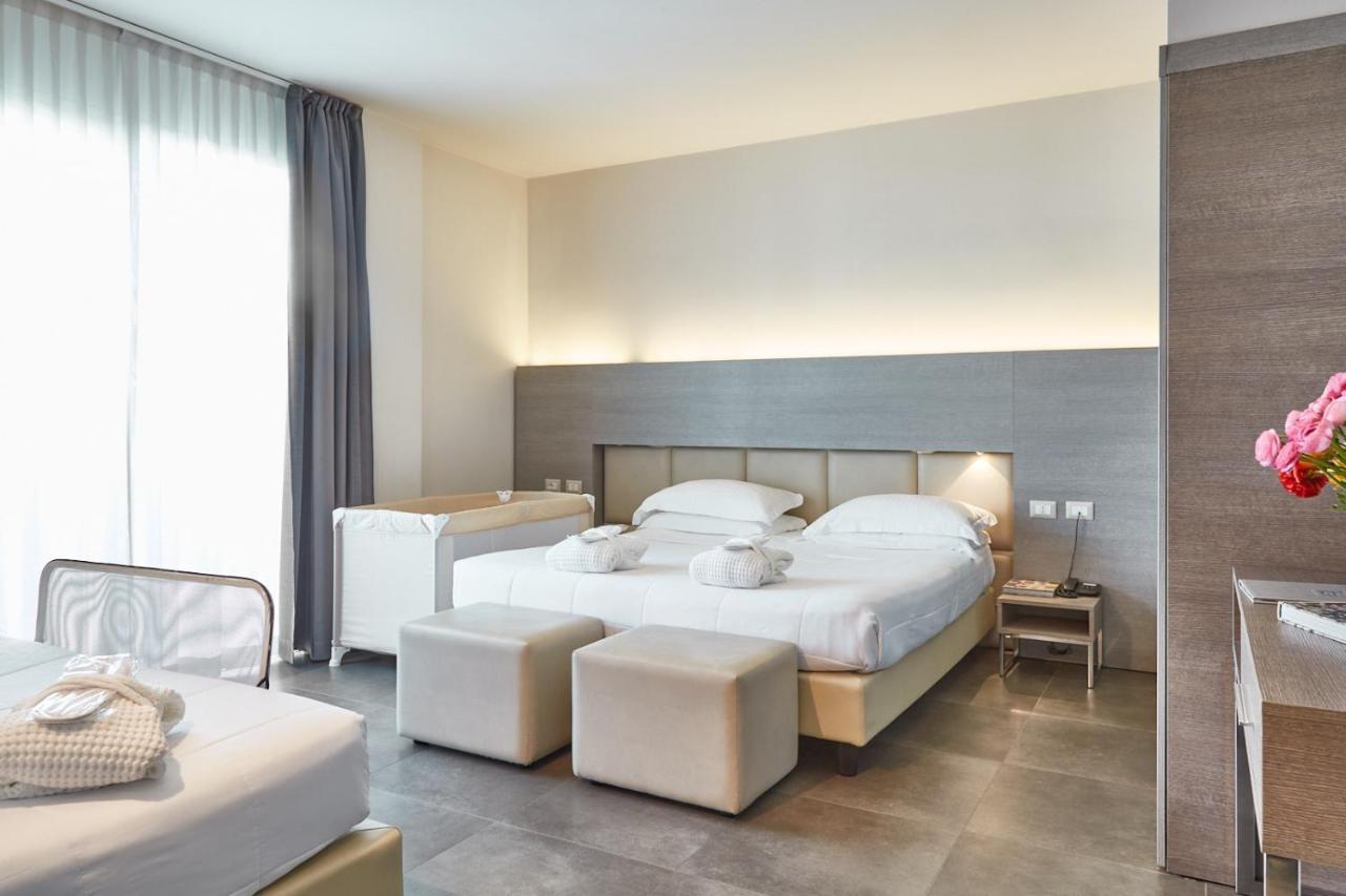 Superior Dreibettzimmer mit seitlichem Meerblick