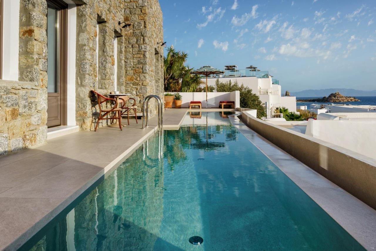 Suíte Superior com Piscina Compartilhada