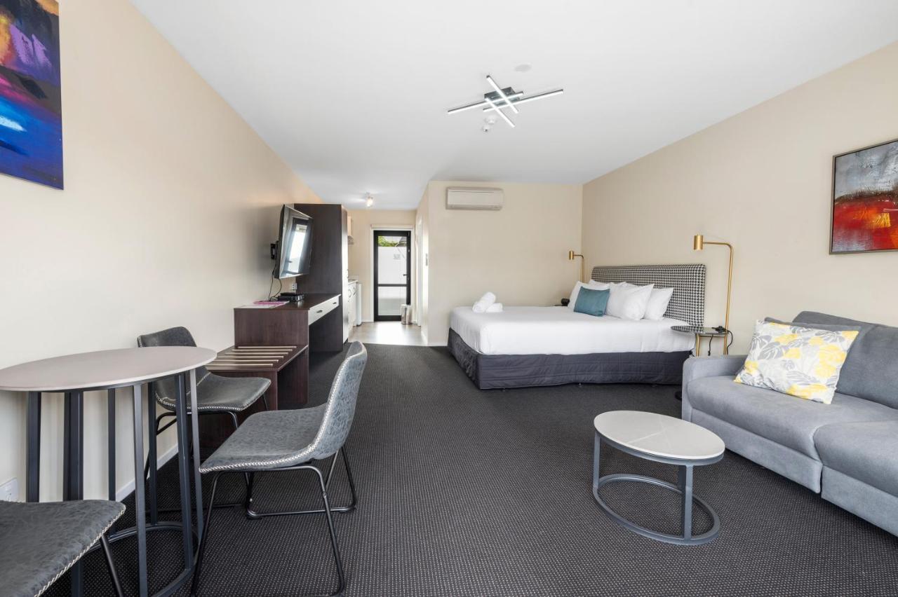 Deluxe King Studio with Spa