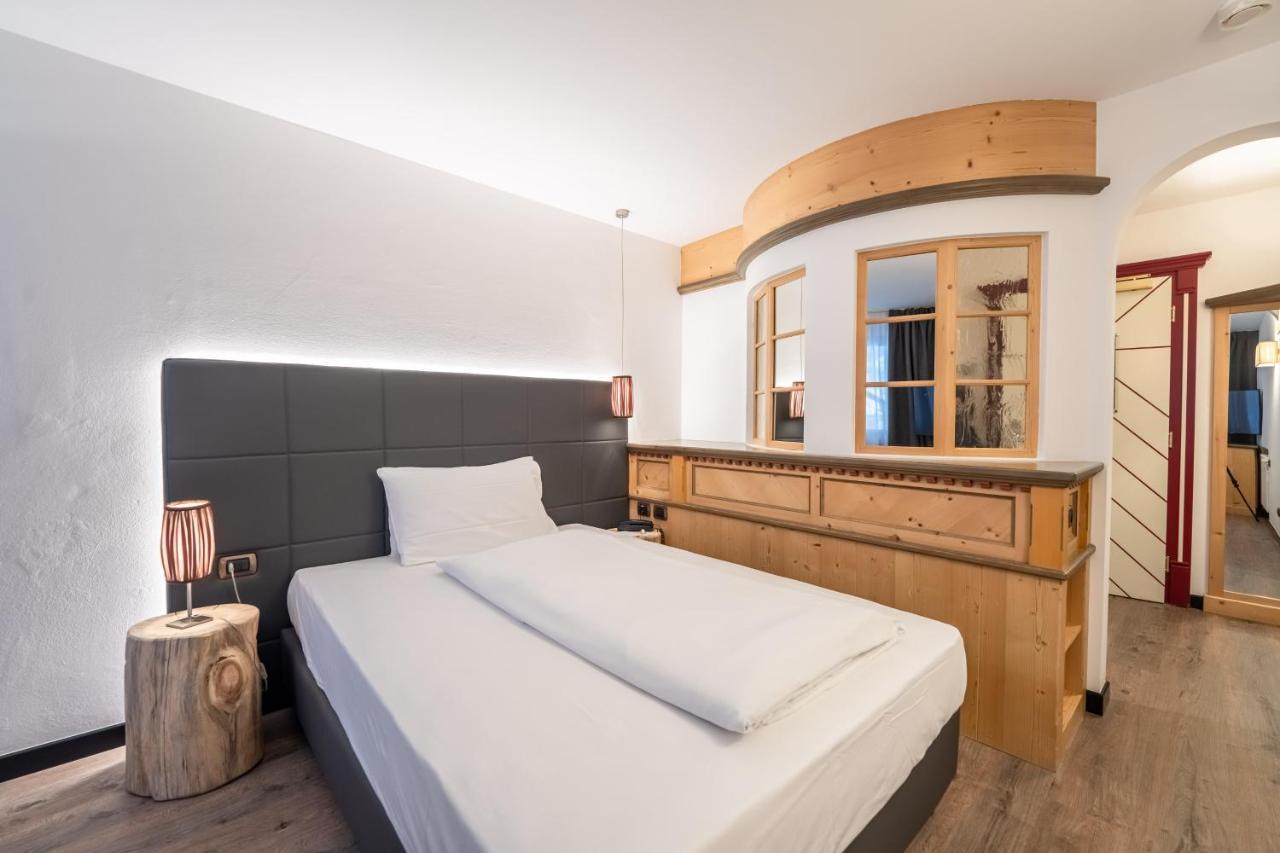 Large Single Room,1639633612:JPEG