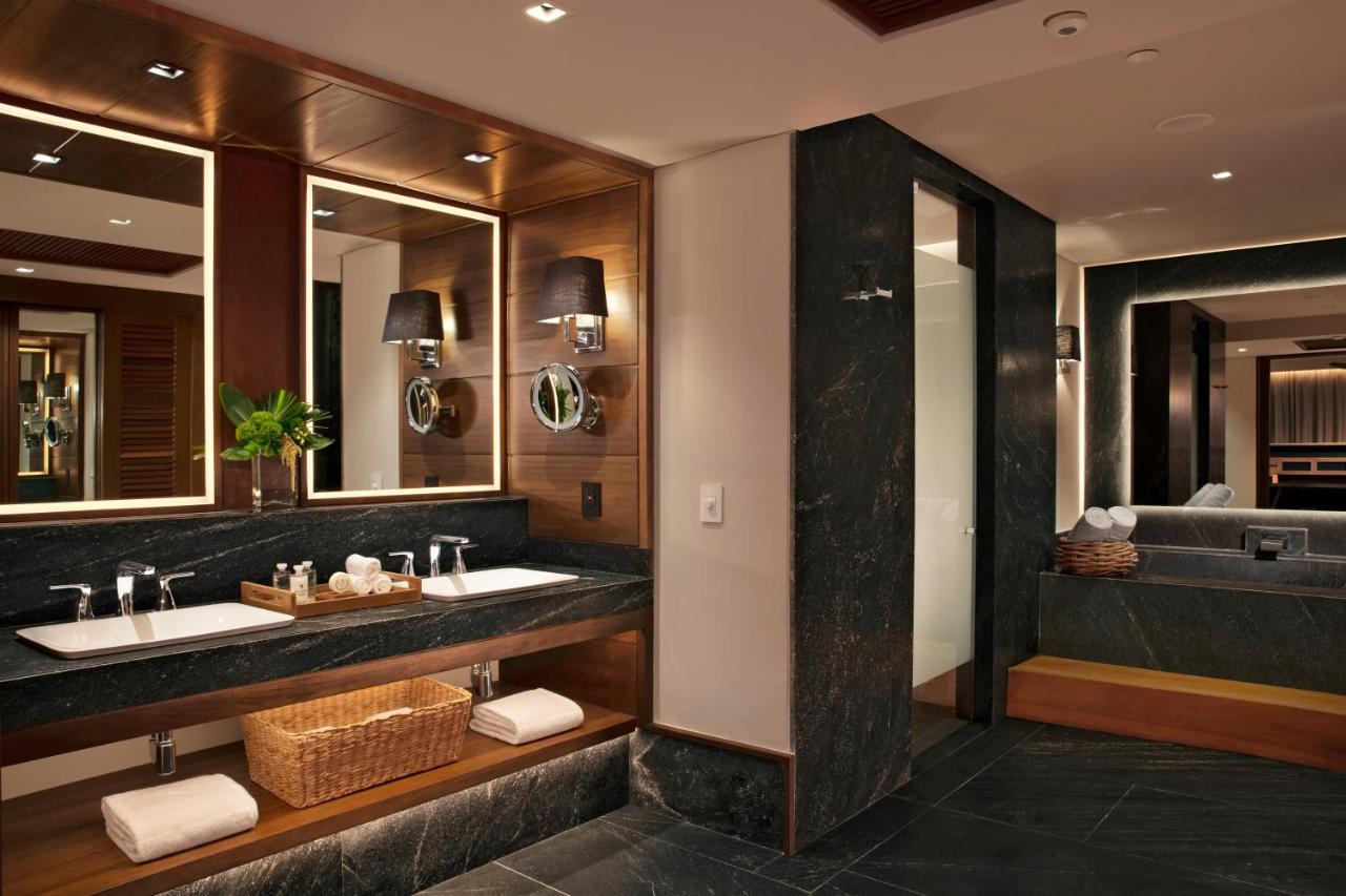 Signature Suite King Tropical View