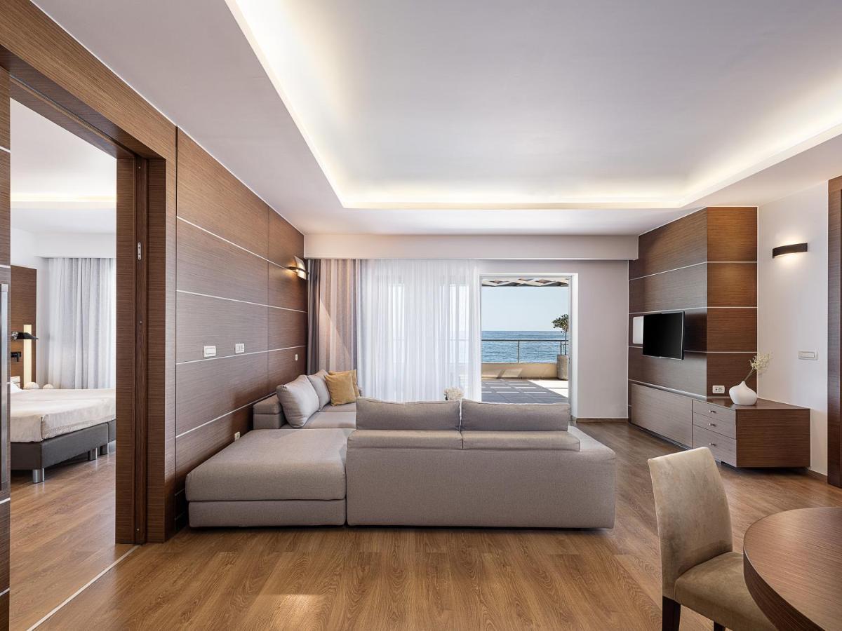 Imperial 2-Bedroom Suite Waterfront