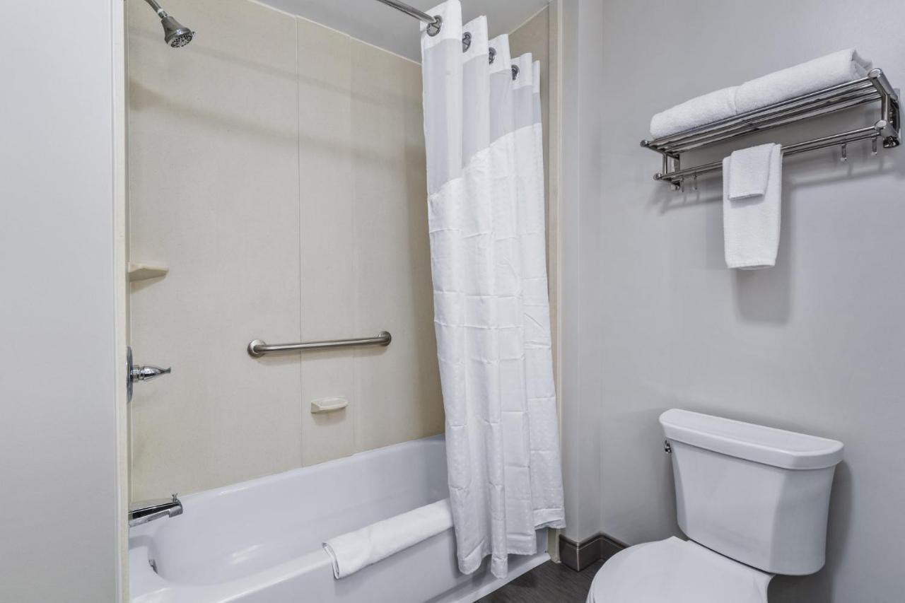King Room - Mobility Access/Hearing Accessible