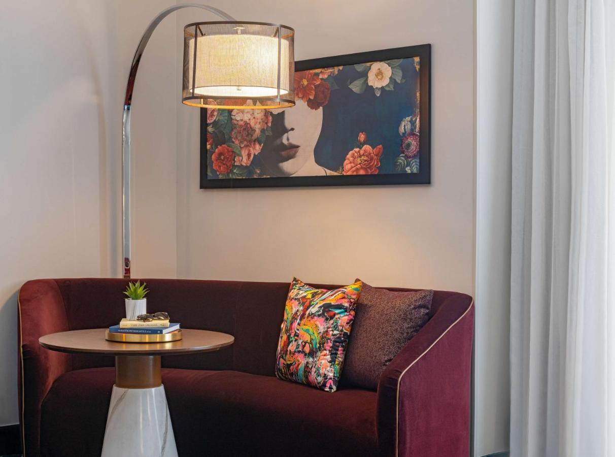 Zimmer mit Kingsize-Bett und Aussicht