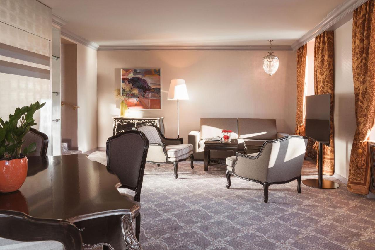 Carlton Two Bedroom Suite Lake View
