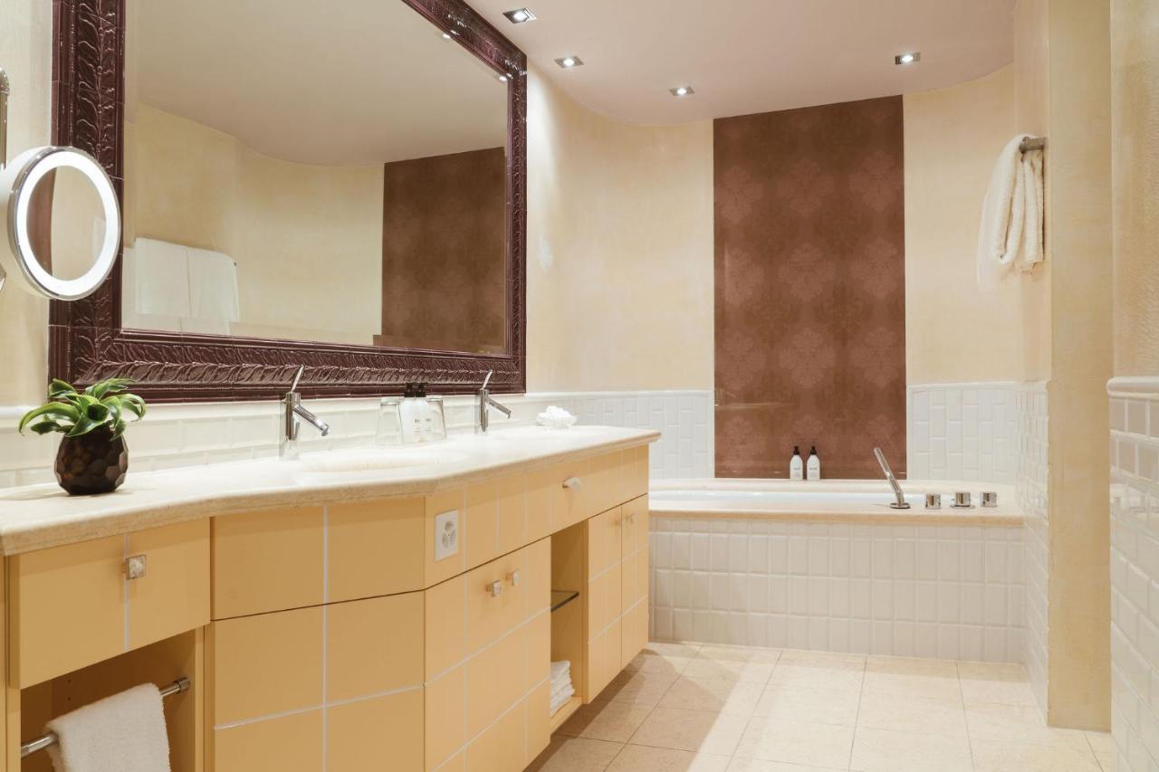 Grand Two Bedroom Suite 115 qm mit See und Bergblick