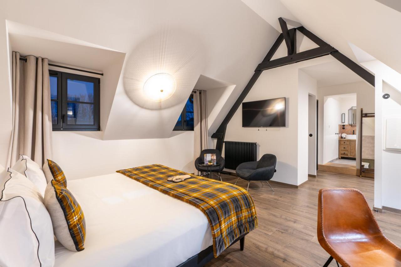 Roomy Suite,1350687301:JPEG