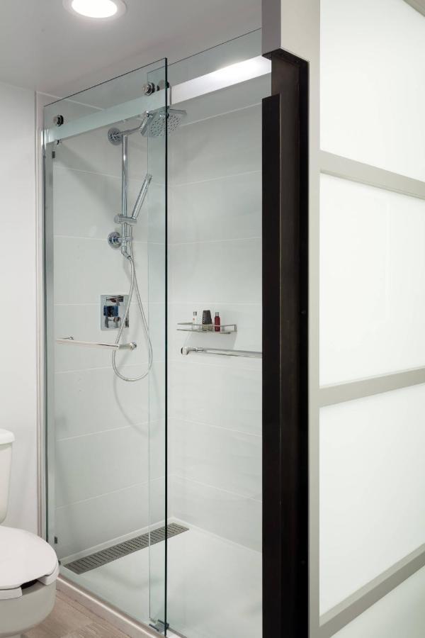Quarto com Cama King ou Queen-size e Vista da Piscina com Laser