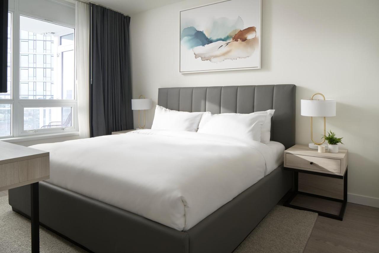 Deluxe One Bedroom Suite