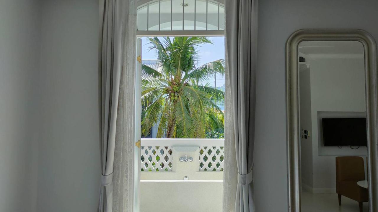 Junior Suite Bathtub