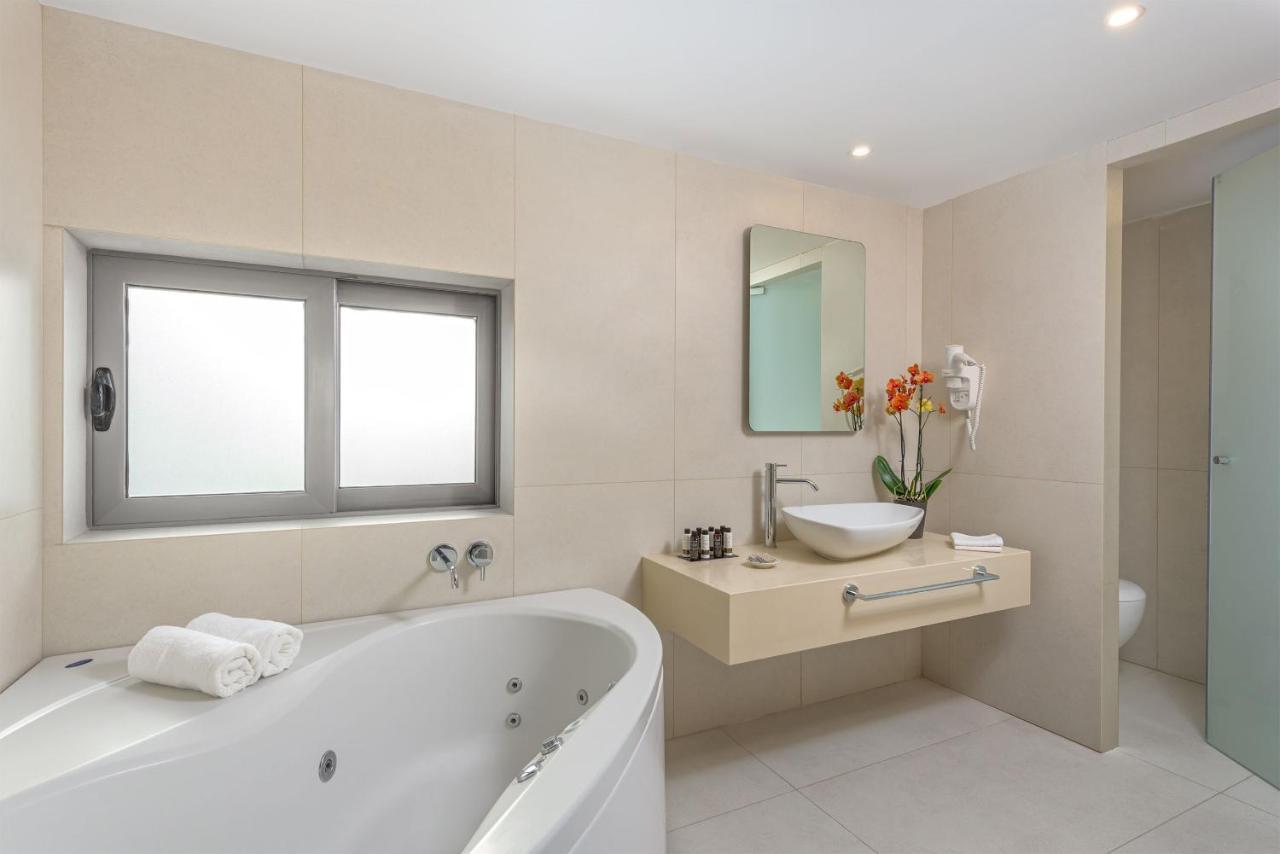 Premium Double Room Spa Bath Garden View,1364196164:JPEG