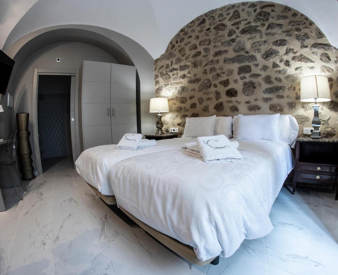 Twin Room,1365554687:JPEG
