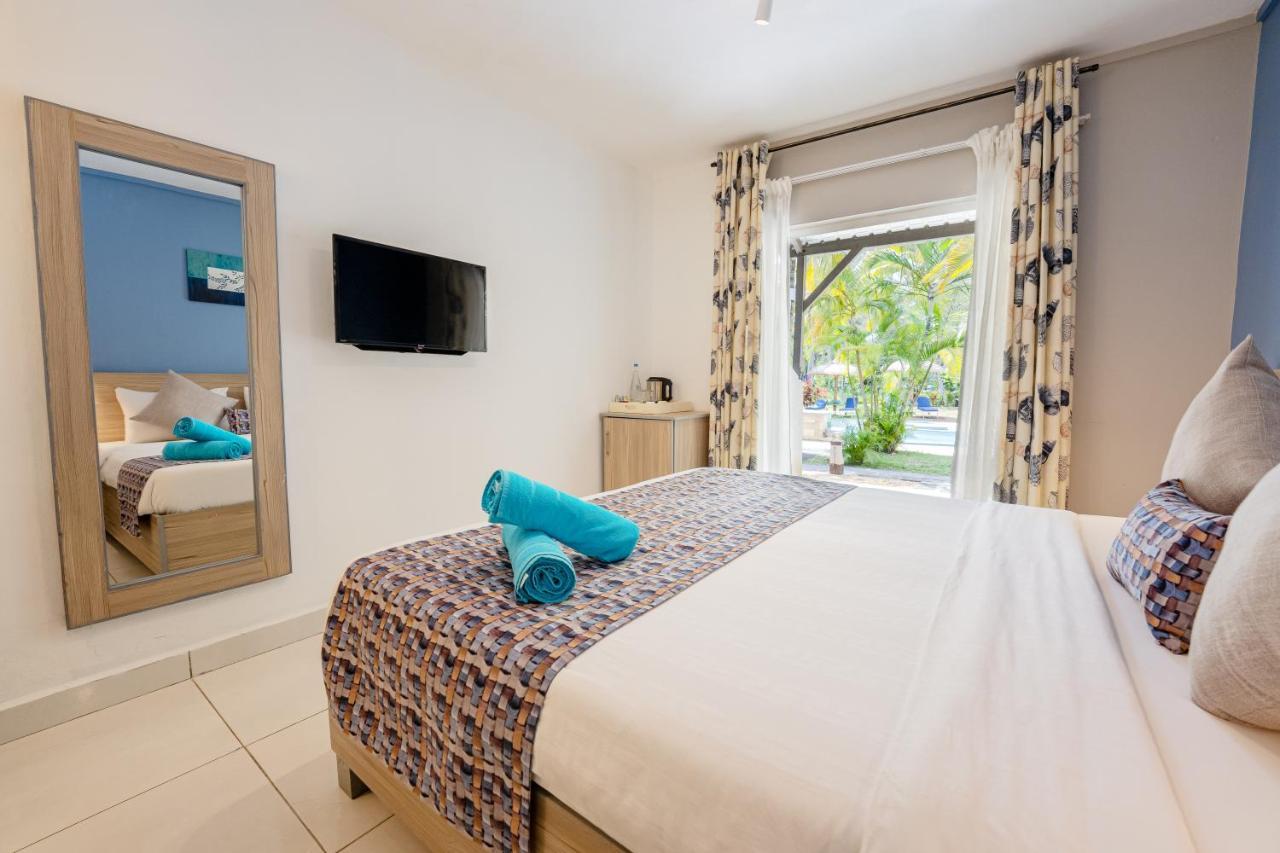 Deluxe Room,1365975206:JPEG