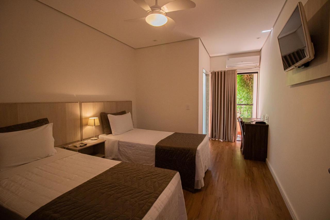 Quarto Deluxe com 2 Camas de Solteiro