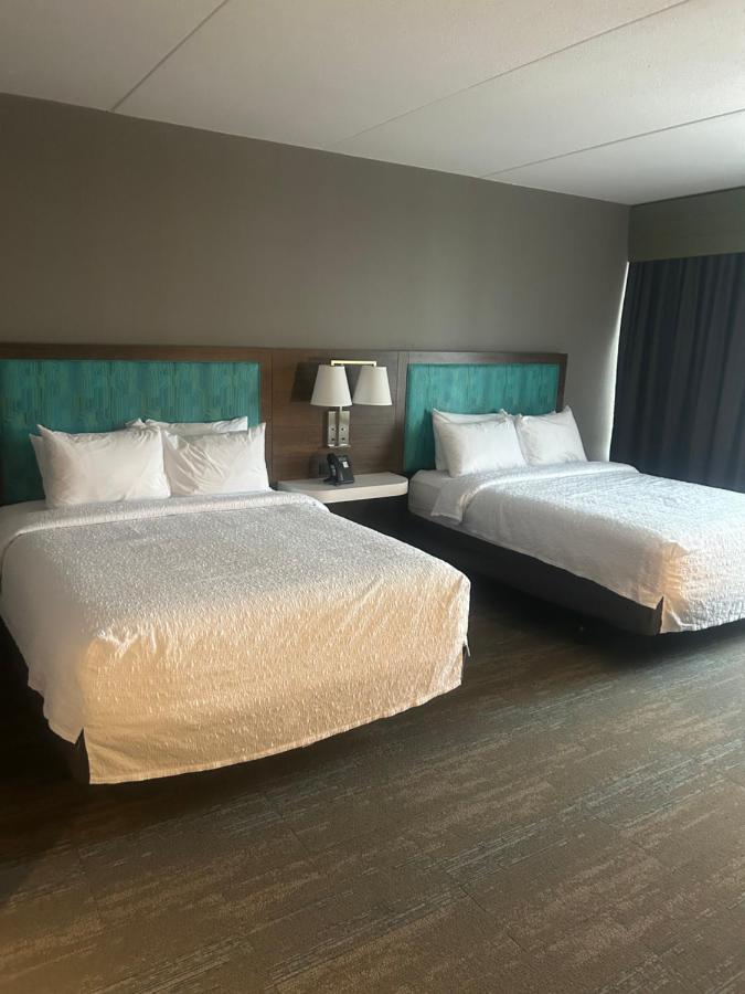 Queen Room Two Queen Beds Hearing Access or Non-Smoking