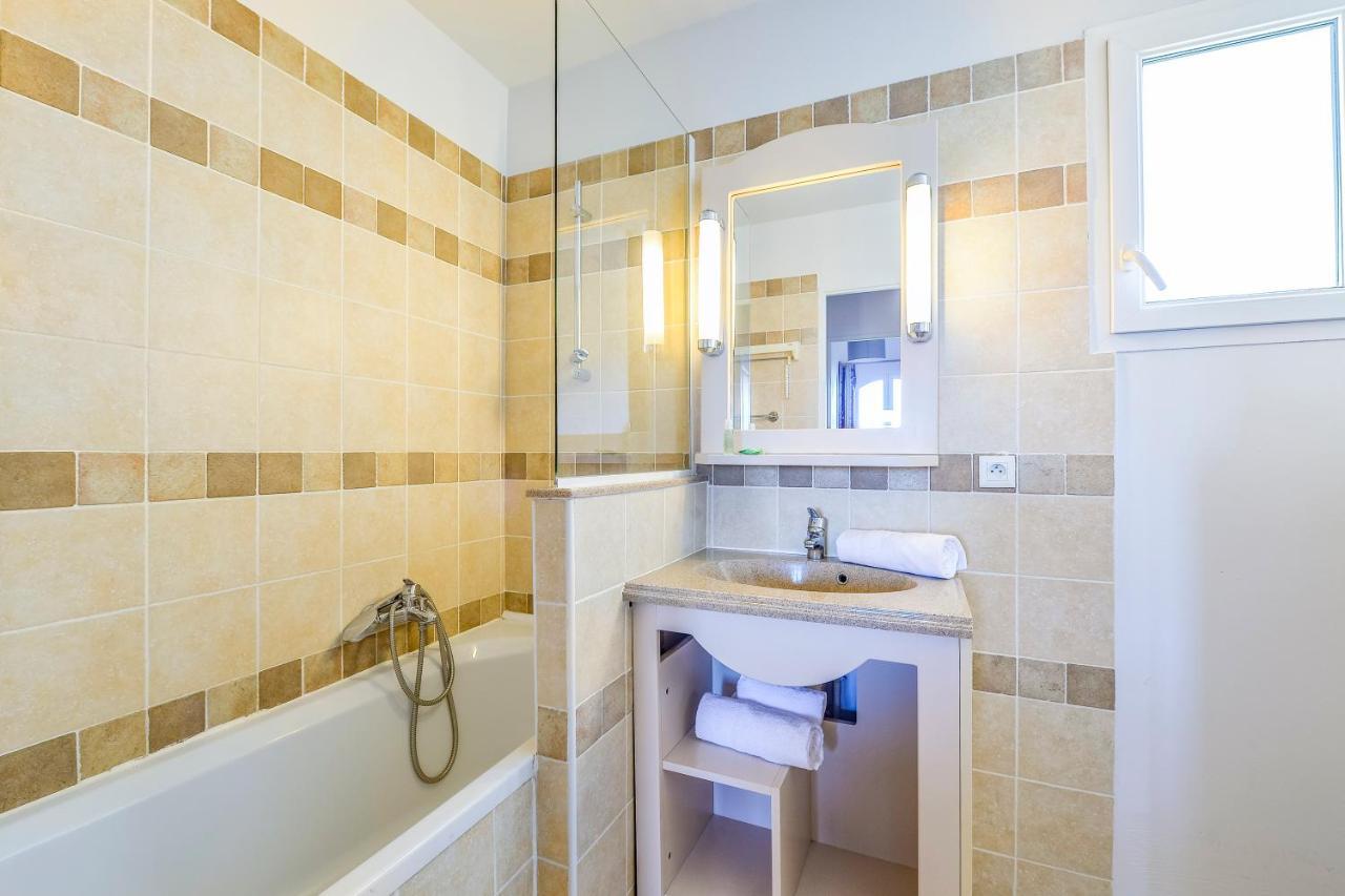 One-Bedroom Duplex House Terrace,1370657429:JPEG